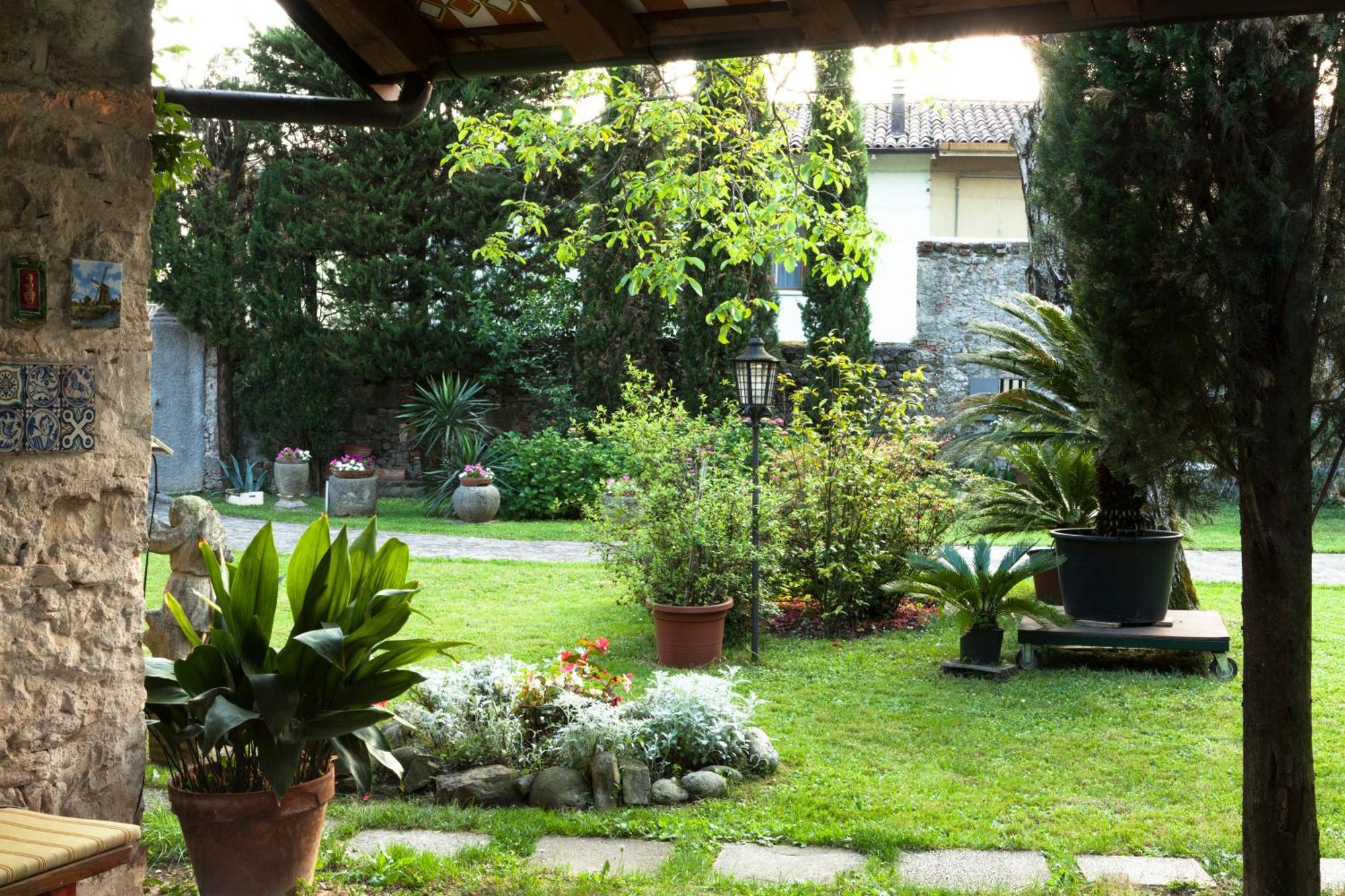 B&B La Casa Del Sole Manzano Luaran gambar