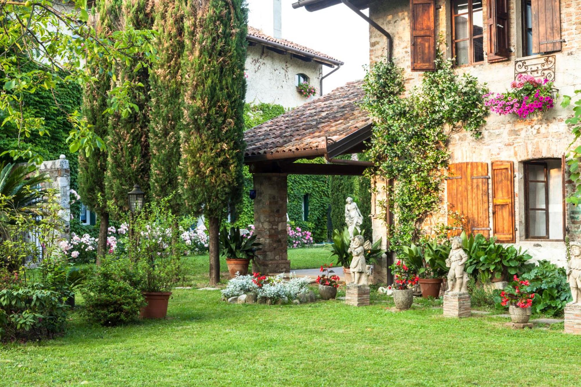 B&B La Casa Del Sole Manzano Luaran gambar
