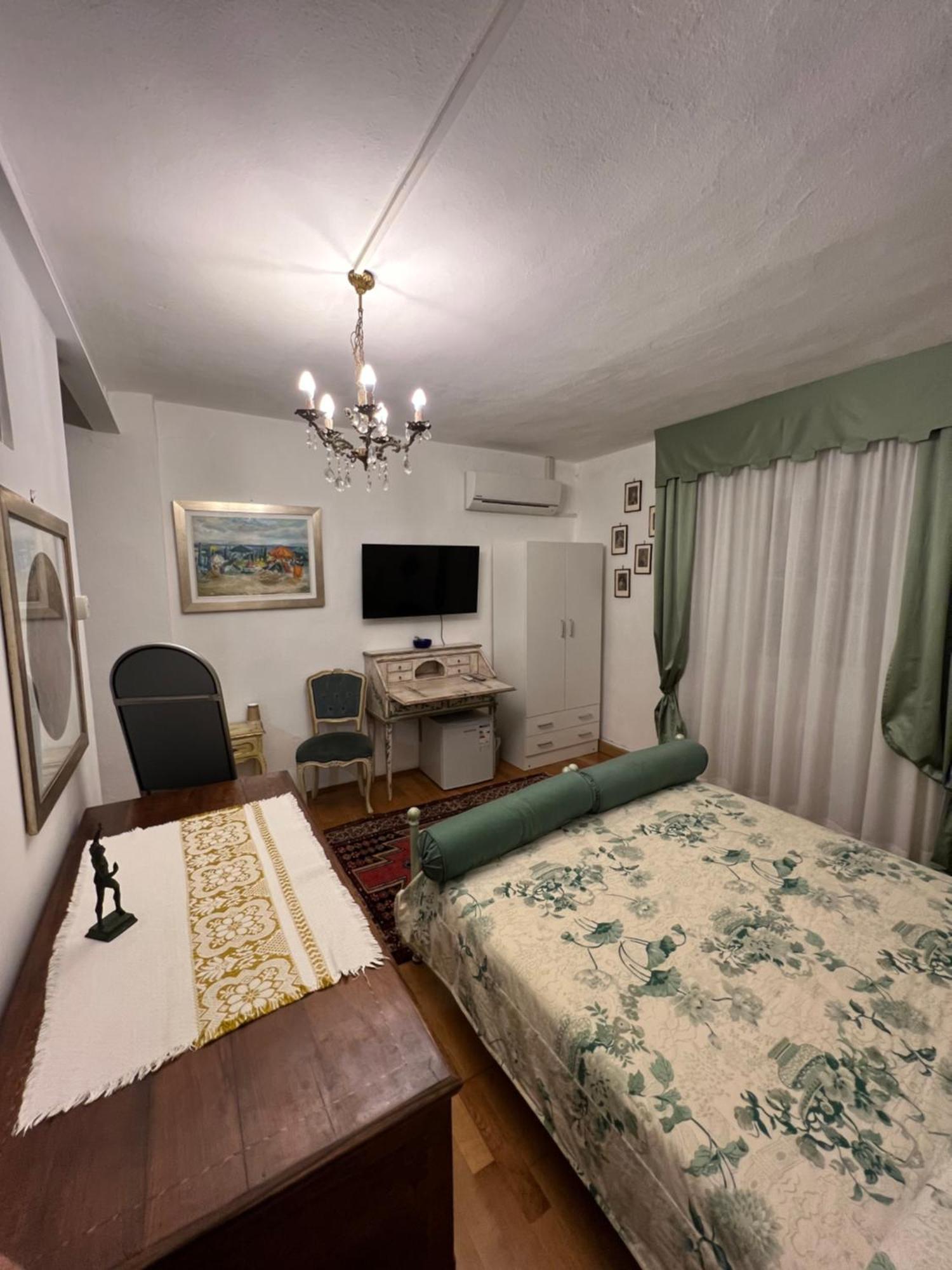 B&B La Casa Del Sole Manzano Bilik gambar